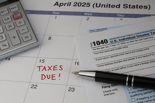 2024 calendar with tax date marked